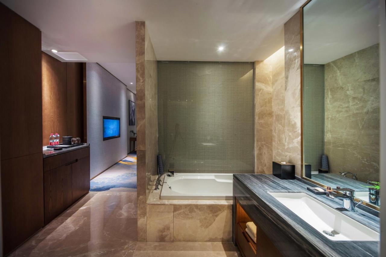 Wyndham Shiyan Downtown Hotell Exteriör bild